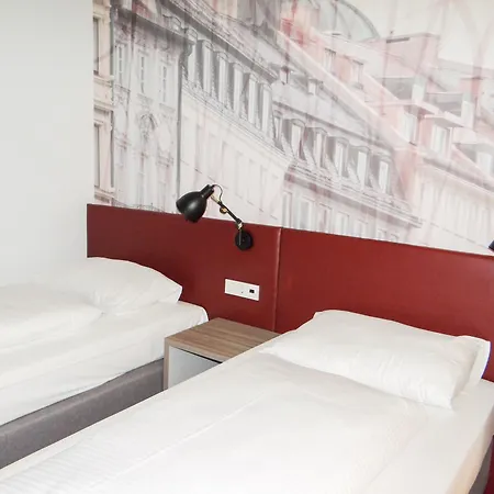 Hotel Campanile Sendling 3*