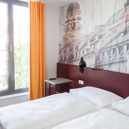 Campanile Sendling 3*