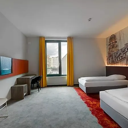 Campanile Sendling 3*